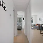 Apartamento With Terrace, Parking, Pool And A C - Horus 1
