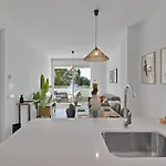 Apartamento With Terrace, Parking, Pool And A C - Horus 1