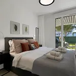 Apartamento With Terrace, Parking, Pool And A C - Horus 1