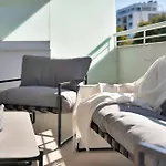 Apartamento With Terrace, Parking, Pool And A C - Horus 1 *