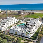 With Terrace, Parking, Pool And A C - Horus 1 Apartamento *