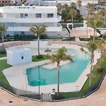 With Terrace, Parking, Pool And A C - Horus 1 Apartamento
