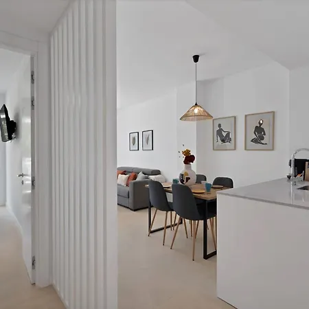 With Terrace, Parking, Pool And A C - Horus 1 Apartamento *