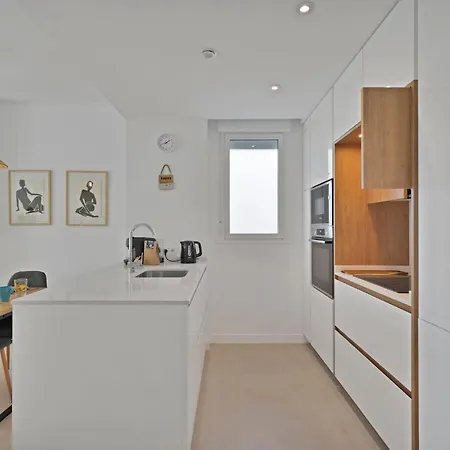 Apartamento With Terrace, Parking, Pool And A C - Horus 1